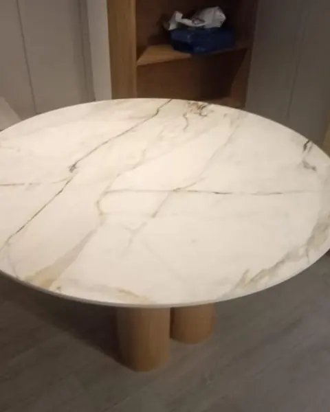 Mesada en Neolith Calacatta, sinterizado
