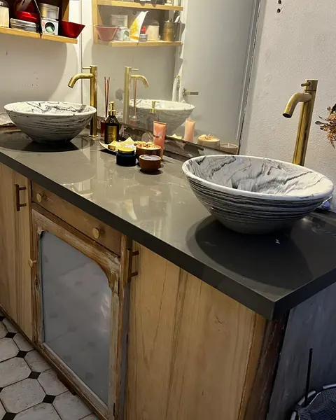 Mesada en Purastone Gris Cemento, cuarzo