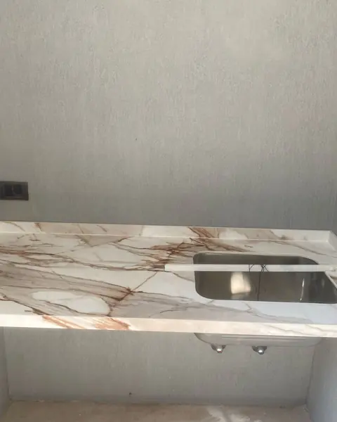 Mesada en Purastone Prima Macchia Vecchia, sinterizado