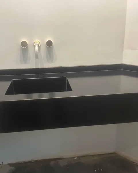 Mesada en XTone Negro Satin, sinterizado